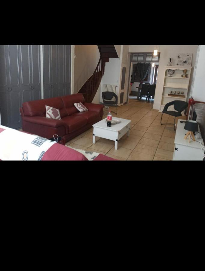 Belle Maison Avec Petit Jardin Et Cour A 10Mn Du Tres Beau Lac De Sidiailles. Le Châtelet Exteriör bild